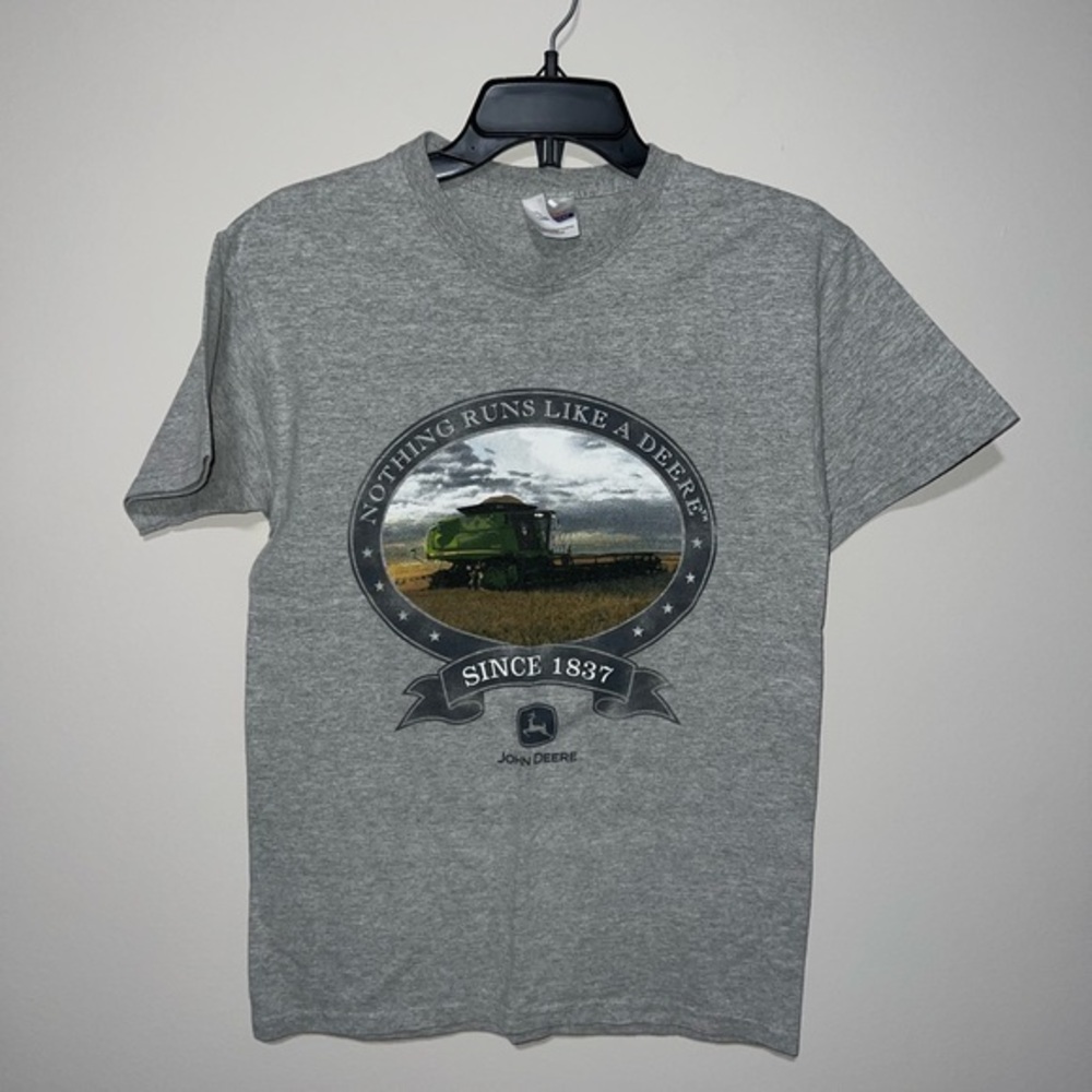 light grey Hanes Nothing Runs like a Deere Shirt John Deere Mens Small